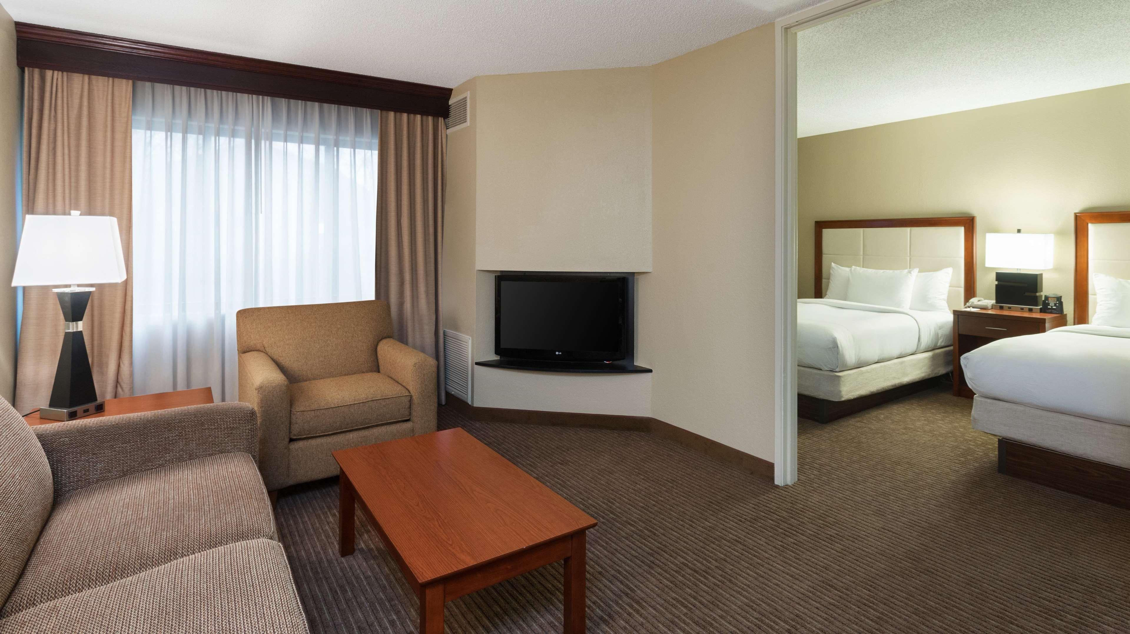 Doubletree Suites By Hilton Hotel Cincinnati - Blue Ash Sharonville Kültér fotó