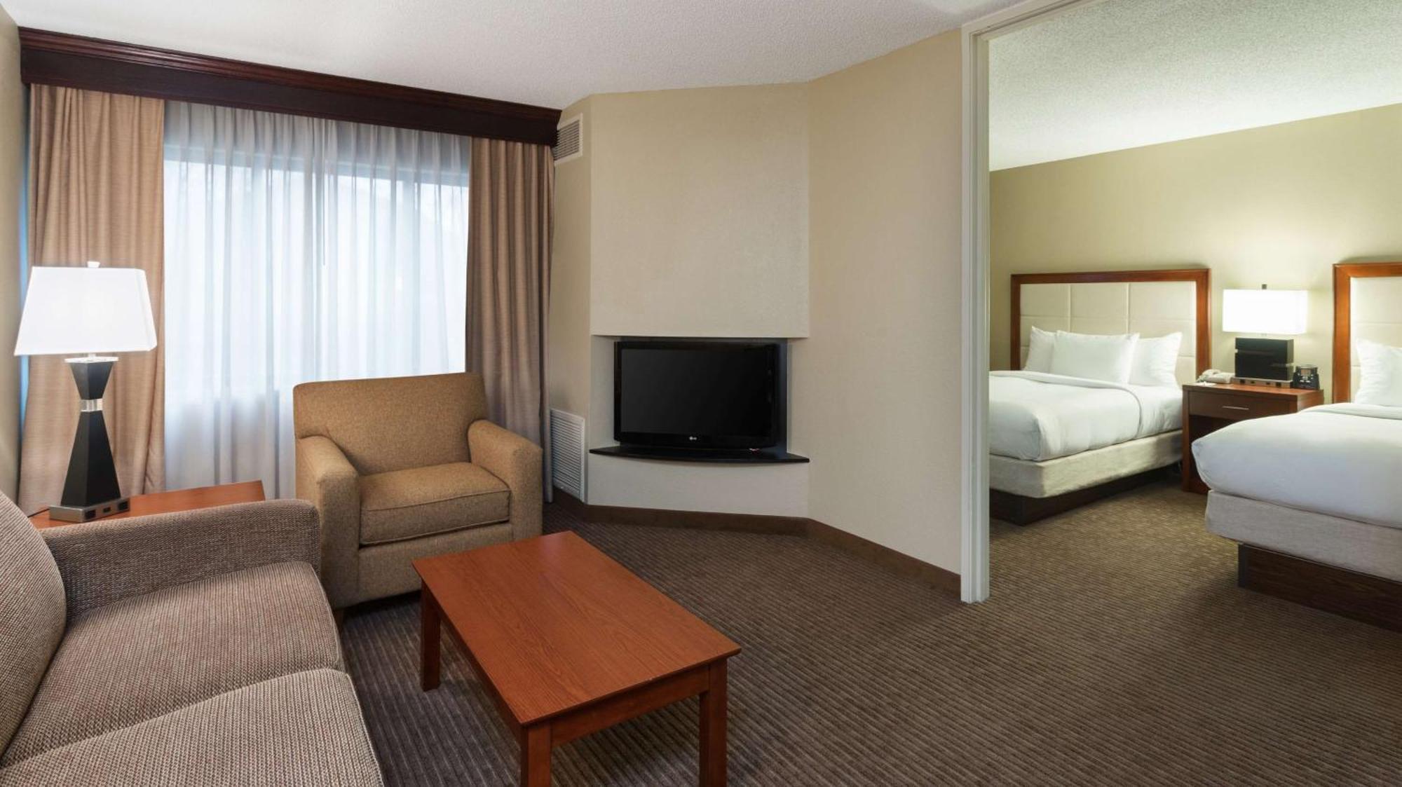 Doubletree Suites By Hilton Hotel Cincinnati - Blue Ash Sharonville Kültér fotó