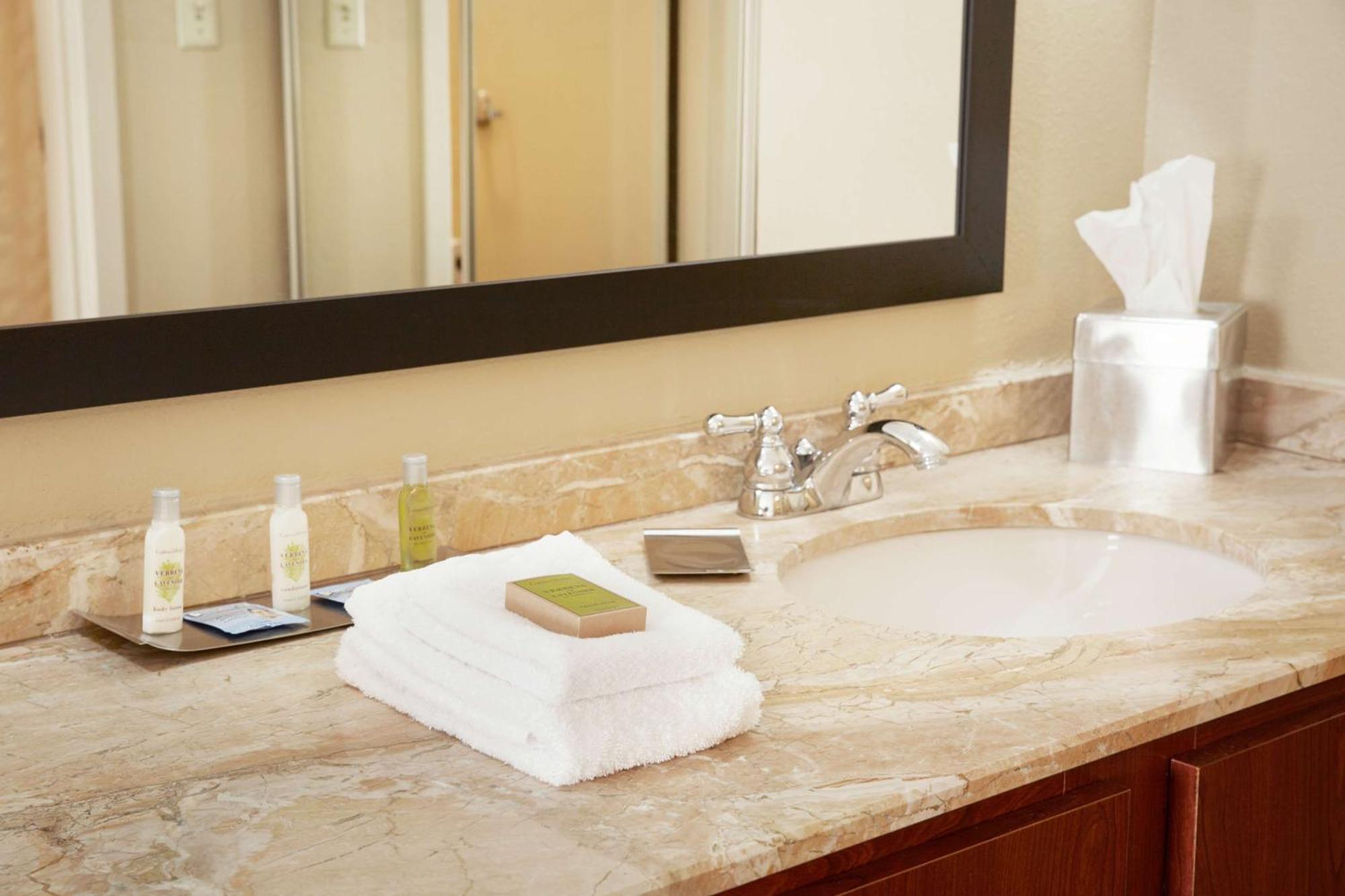 Doubletree Suites By Hilton Hotel Cincinnati - Blue Ash Sharonville Kültér fotó