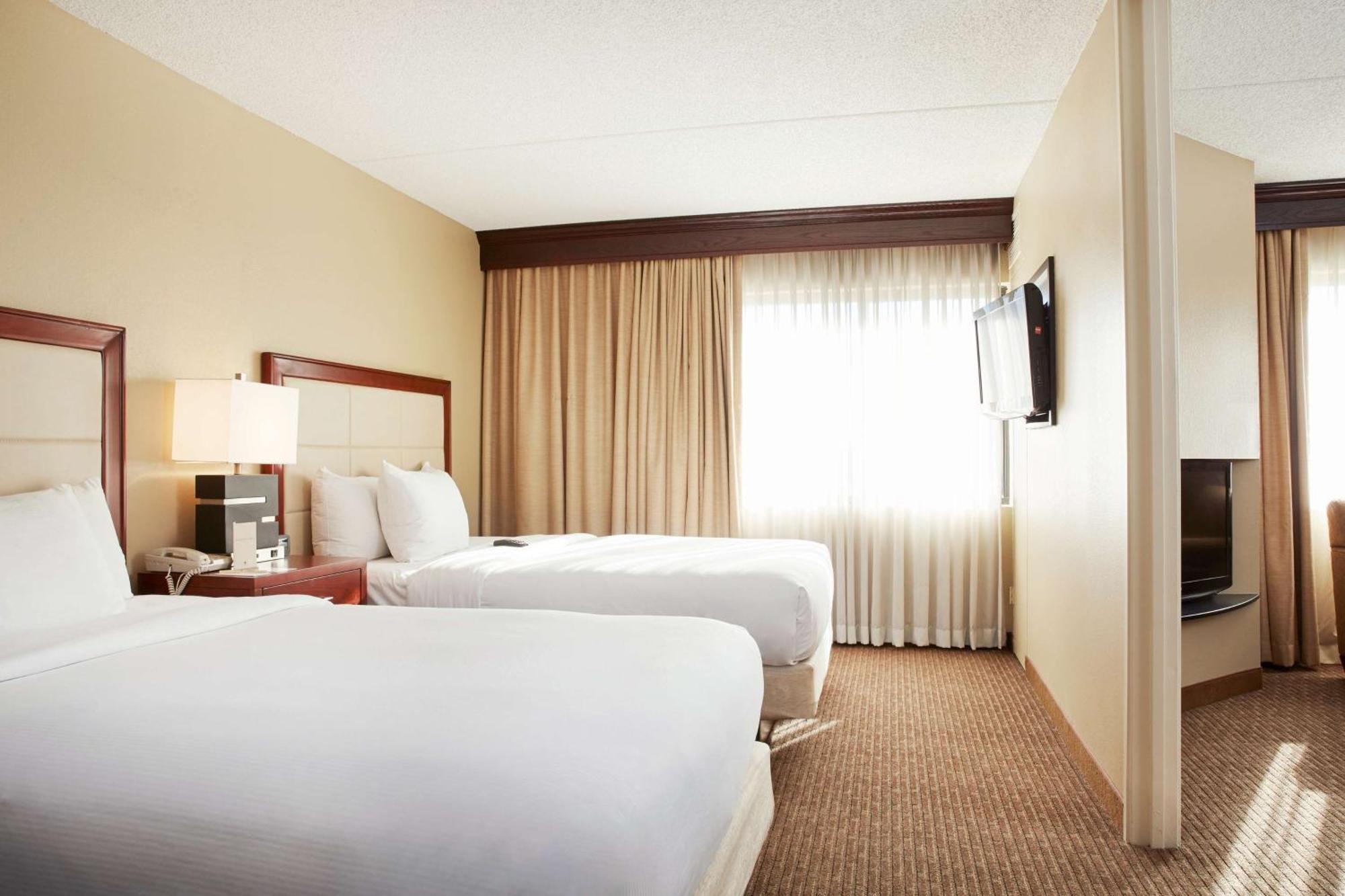 Doubletree Suites By Hilton Hotel Cincinnati - Blue Ash Sharonville Kültér fotó