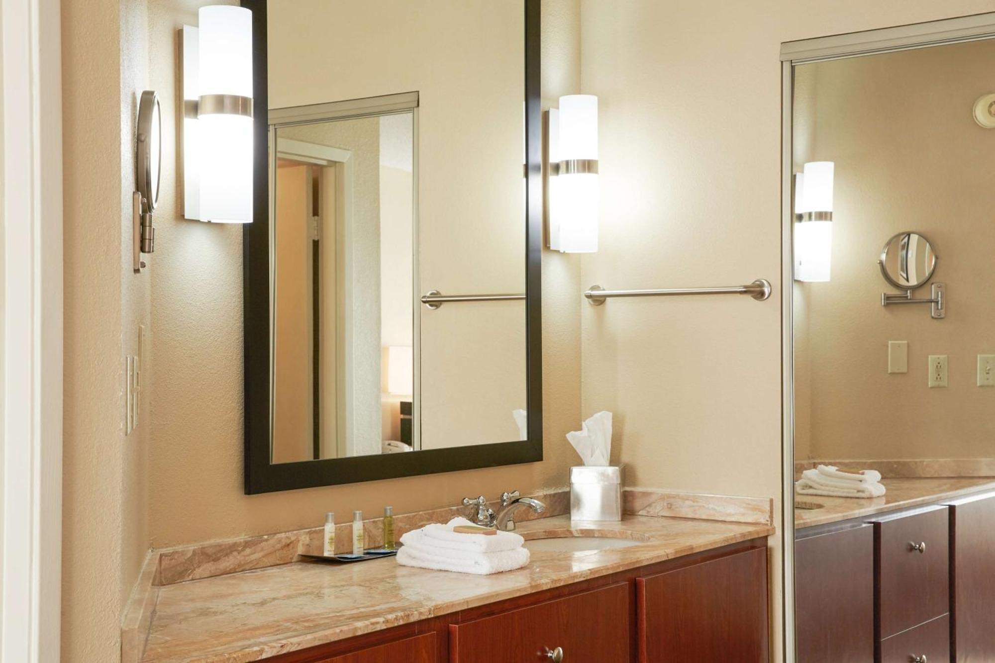 Doubletree Suites By Hilton Hotel Cincinnati - Blue Ash Sharonville Kültér fotó