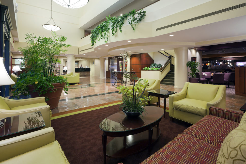 Doubletree Suites By Hilton Hotel Cincinnati - Blue Ash Sharonville Beltér fotó